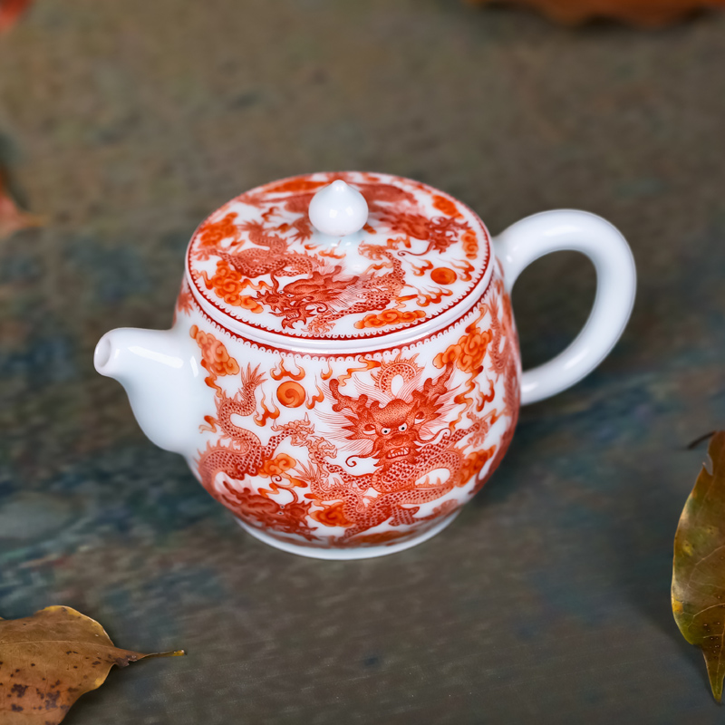Clean the out side of porcelain tea pot ceramic pot teapot kung fu tea kettle jingdezhen porcelain checking tea kettle