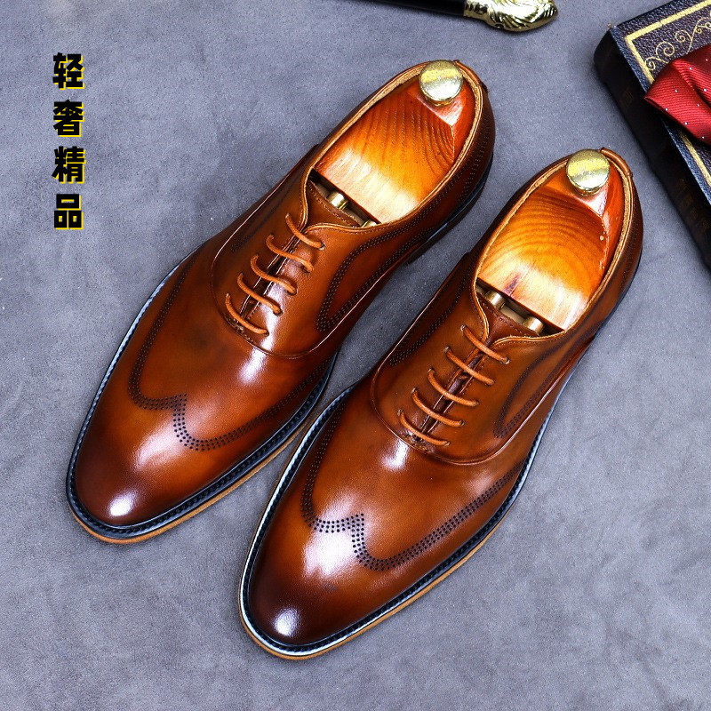 High - end retro - business dress shoes men 2022 new casual soft bull leather English light luxury breathable men's shoes