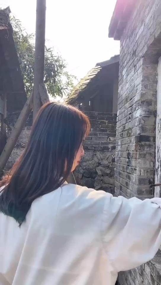 美女毛笔写字文件夹