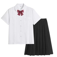 Черная цветная рубашка, галстук-бабочка