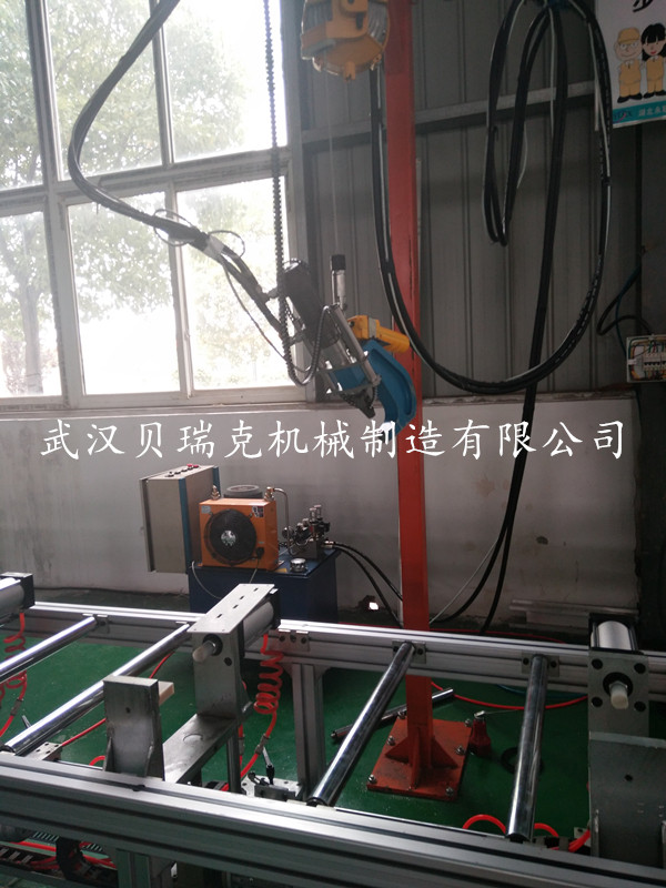 Semi-automatic busway assembly line Production line Berik busway self-punching riveting machine