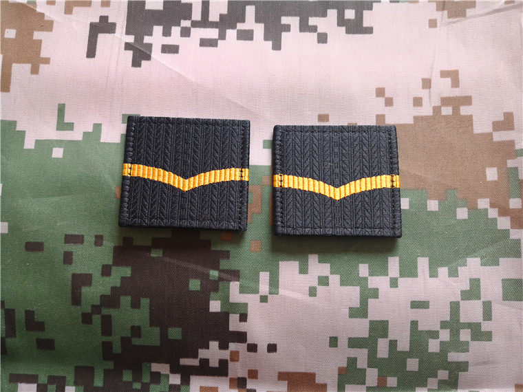 Retired 04 years Chien Chang square One inflection of military fans' collection of commemorative medals