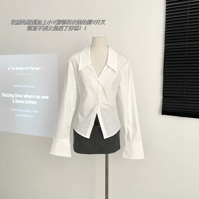 French-Style Slim-Fit Bell-Sleeve Shirt for Women, Spring and Autumn Design, Niche Waist-Cinching Layered V-Neck Shirt, High-End Top