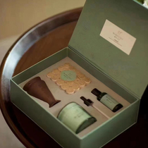 Official Yangsen love fluttering pinch thin and pretty plastic stickers hardcover set box curve baby lazy new packaging