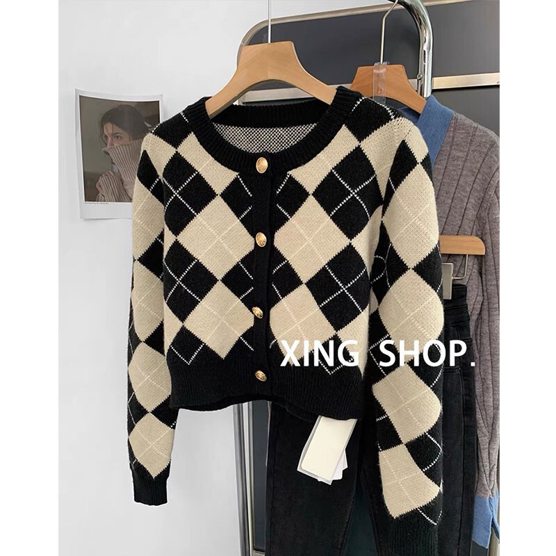 Black and White Checkered Short Knitted Cardigan for Women, Winter and Spring, Unique Design, Petite Size, Round Neck, Argyle Sweater Jacket