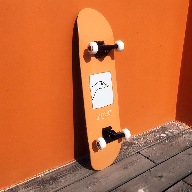 OTR professional four-wheeled skateboard Adult youth male and female students Children shake sound short board Beginner brush street double rocker