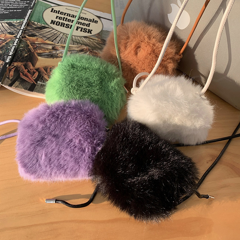 How to do foam autumn winter new pure color plush suede small round bag inclined satchel 100 hitch mini packet bag single shoulder bag female tide