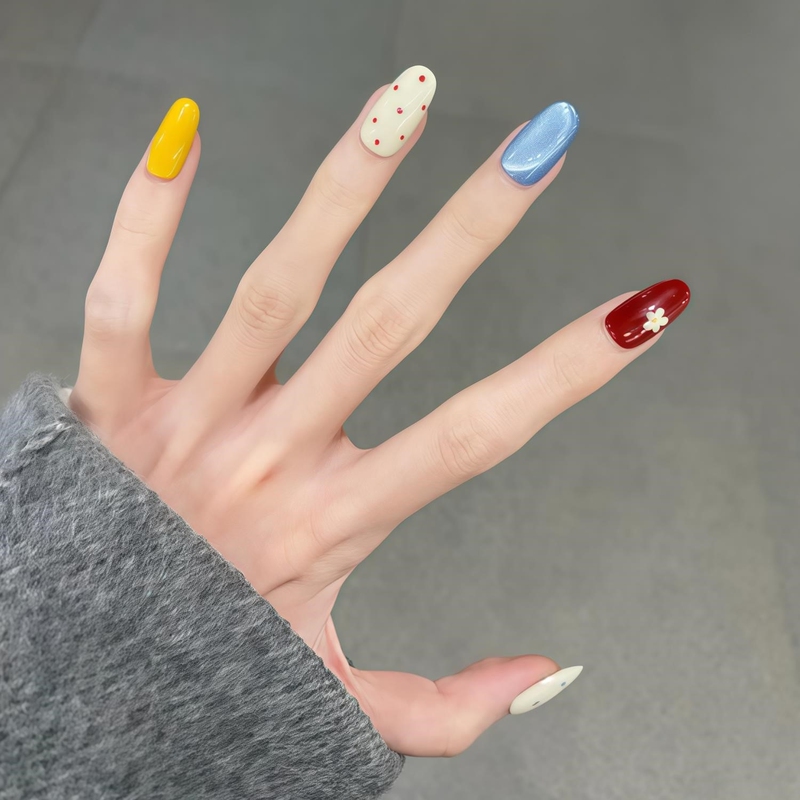 Spring and Summer New Dopamine-Colored Polka Dot Short Style, Brightening, Simple and Elegant, Detachable Internet Celebrity Style Handmade Wearable Nails