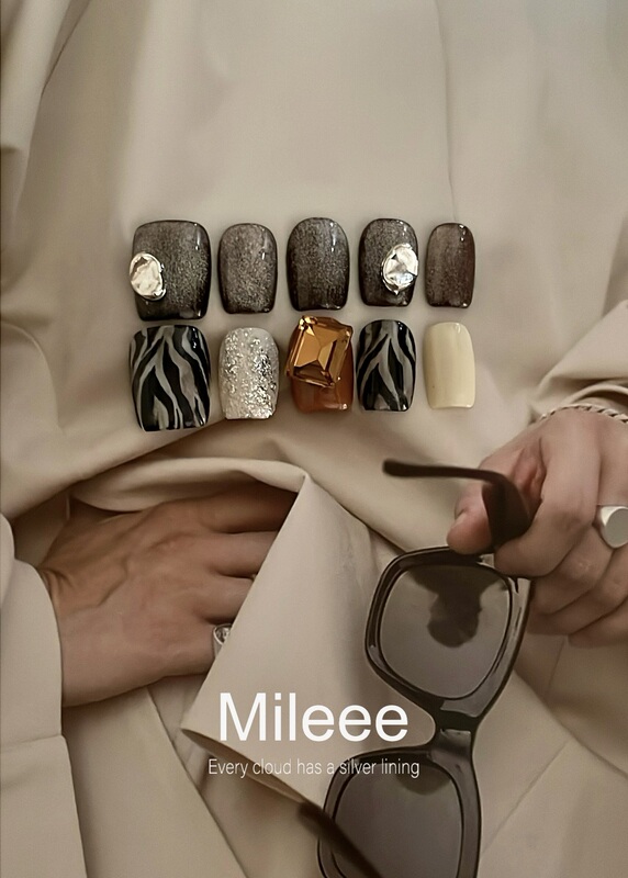 【Mili Rice Grain】 Dayo Zebra Ab Cat Eye Original Handmade Niche High-Quality Short Wearable Nail Art 【Mili Rice Grain】 Dayo Zebra Ab Cat Eye Original Handmade Niche High-Quality Short Wearable Nail Art