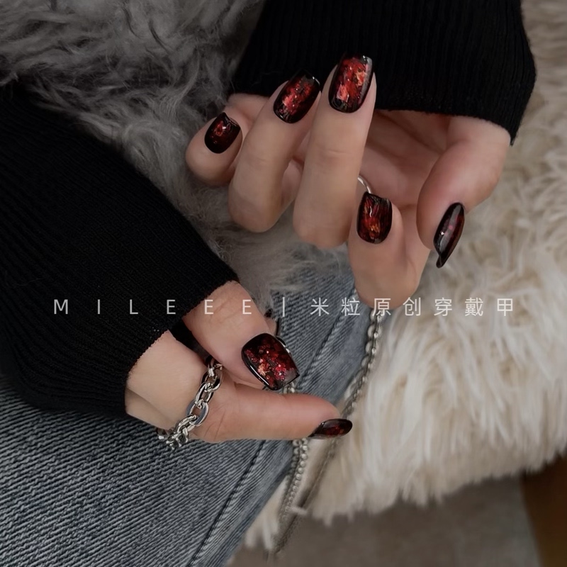 【Mili Rice Grain】Dark Flame Original Design Short Handmade Wearable Nails Autumn and Winter Niche High-End Texture Nail Art