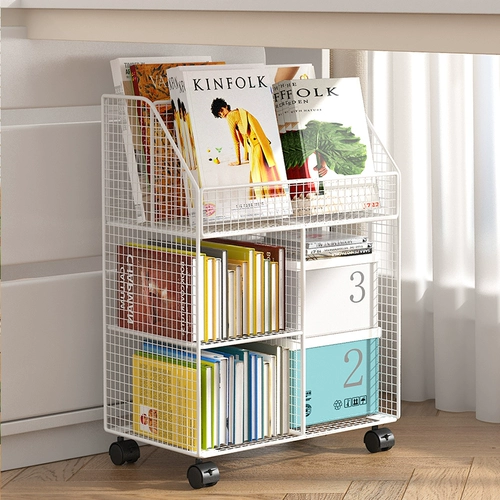 Книжная полка может переместить полку под трибунами полков.