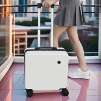 Моде моделя белый