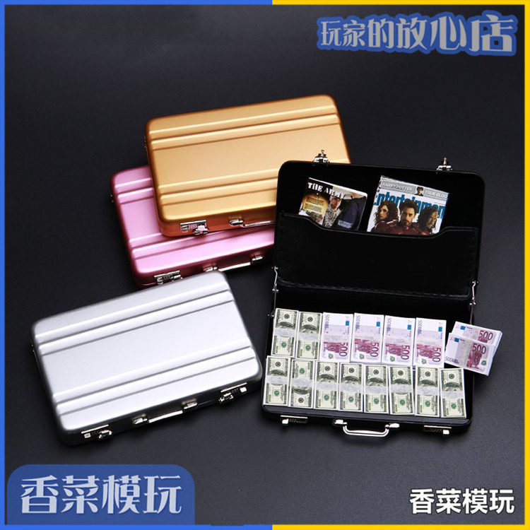 1 6 soldiers metal suitcase suitcase cash box can be opened with robbers ugly Master gangster doll model spot
