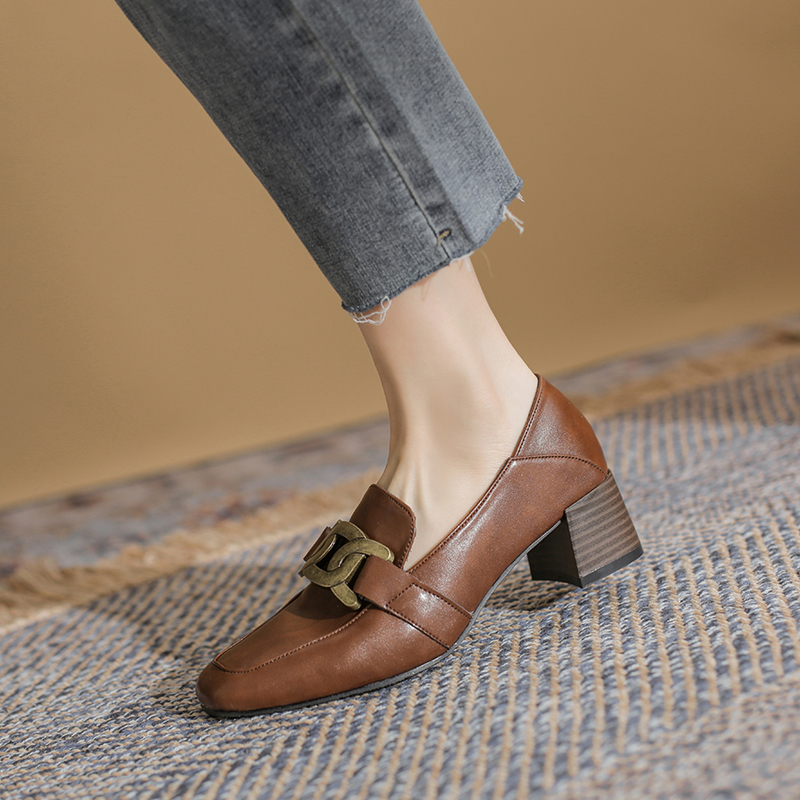 Clear Cabin Genuine Leather High Heel Shoes Woman Middle Heel Bag Shoes Metal Buckle Inglém Wind Retro foot Heel Spring and Autumn Little Leather Shoes