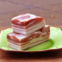 Pickled fresh five-flower wind meat farm bacon air-dried pork belly 2 pounds pickled fresh bacon Shanghai-style meat hometown meat