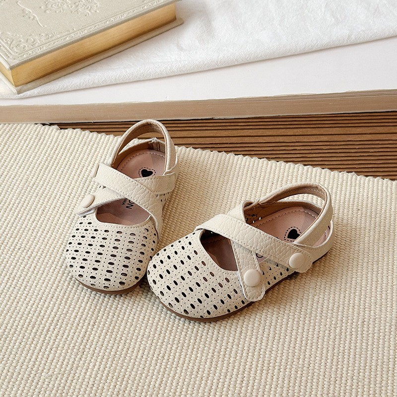 Girls' Sandals 2026 New Style Forest Style Sweet Closed-Toe Sandals Soft Sole Princess Shoes Fashionable Little Leather Shoes — 4