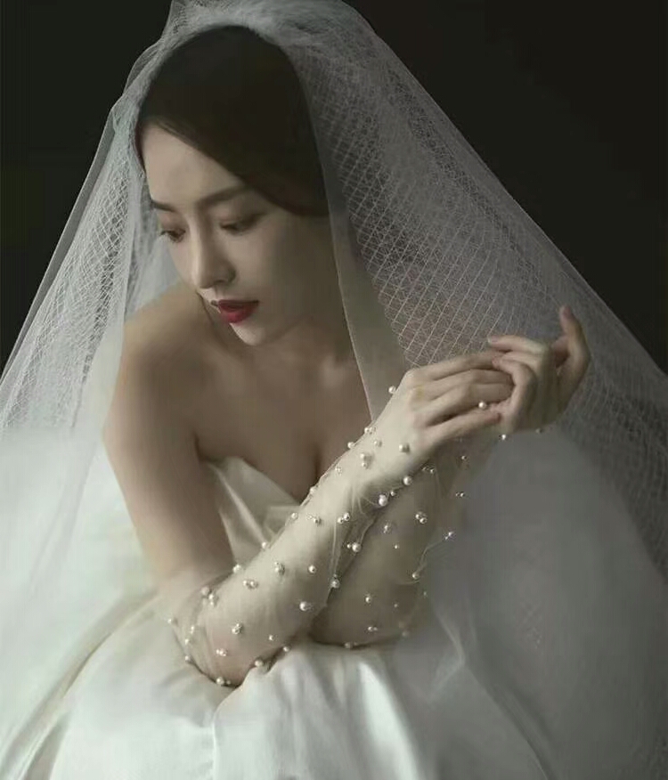 Beautiful original bridal gloves Handmade beaded white plain yarn long sleeve wedding gloves cover arms in summer