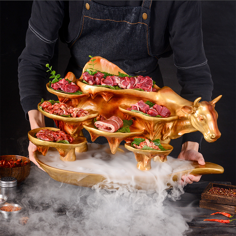 Trendy Creative Hot Pot Plate with Smoke, Golden Cow-Shaped Dry Ice Tableware, Barbecue Plating Tray