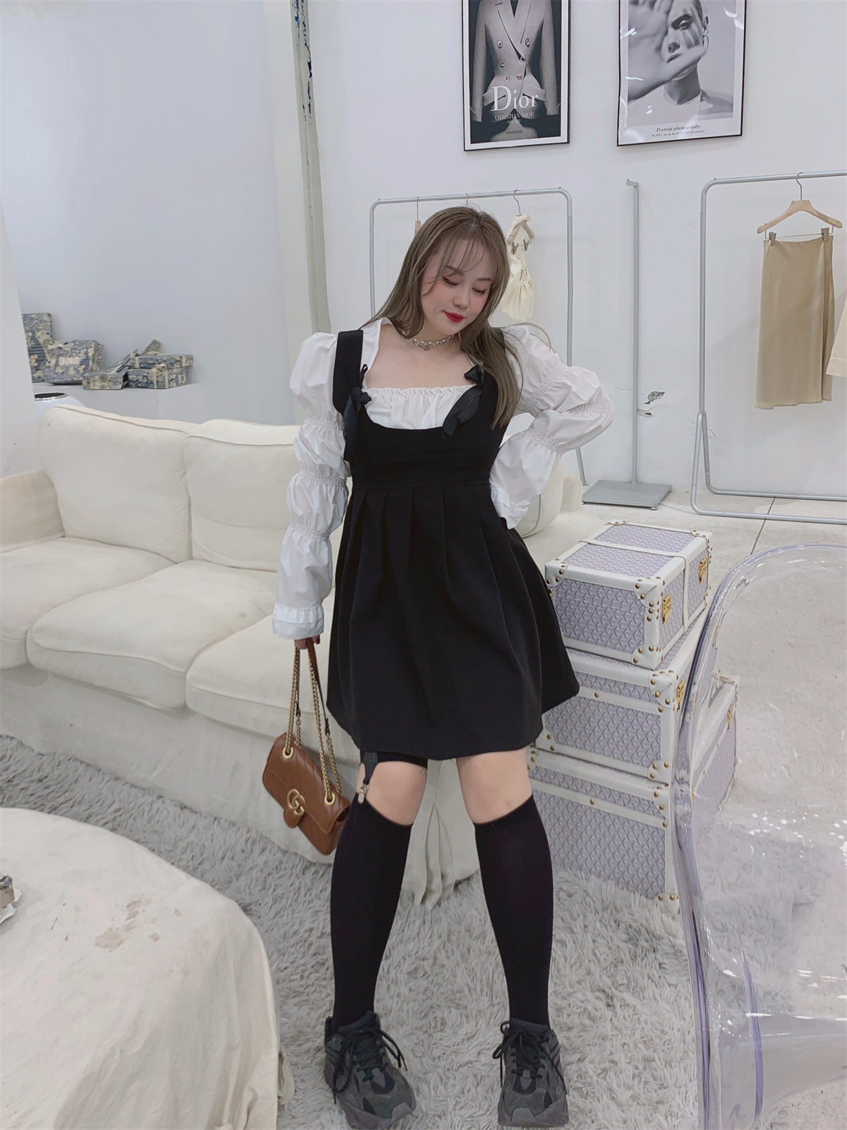 Autumn new 200 catties large size fat MM slimming small black dress vest dress shirt French square collar puff sleeves