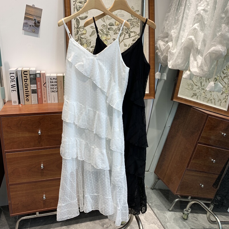 2026 Spring/Summer New High-End Ruffled Strap Dress for Women, V-Neck Unique Long Dress, Super Stylish and Lightweight