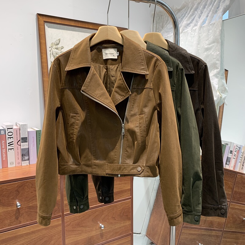 【Autumn in Kanas】European High-End Lapel Velvet Leather Short Jacket for Women 2026, Petite Waist-Cinching Jacket