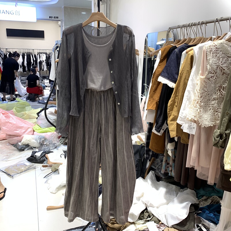 Korean-Style Simple Single-Breasted Sun-Protective Cardigan, Comfortable Versatile Vest + Wide-Leg Casual Pants Three-Piece Set for Summer Korean-Style Simple Single-Breasted Sun-Protective Cardigan, Comfortable Versatile Vest + Wide-Leg Casual Pants Three-Piece Set for Summer