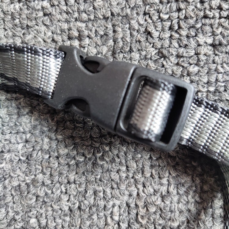 Trek Bontrager Helmet Buckle, Plastic Insert, Male and Female Buckle, Helmet Accessory, Insert Adjustment Buckle