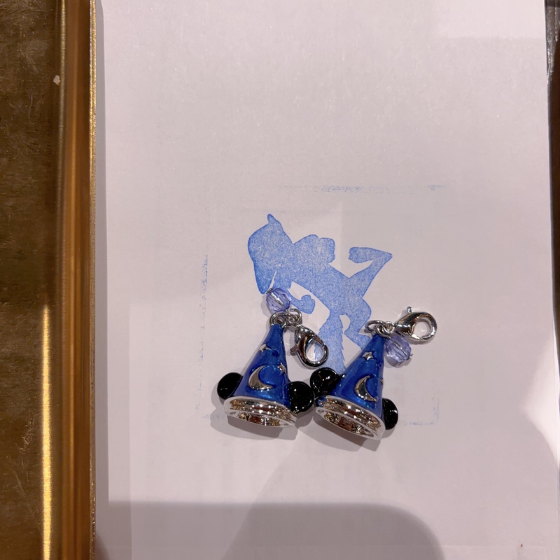 Shanghai Disney Domestic Distributor Mickey and Friends Mickey Blue Magic Hat Pendant Necklace Shanghai Disney Domestic Distributor Mickey and Friends Mickey Blue Magic Hat Pendant Necklace