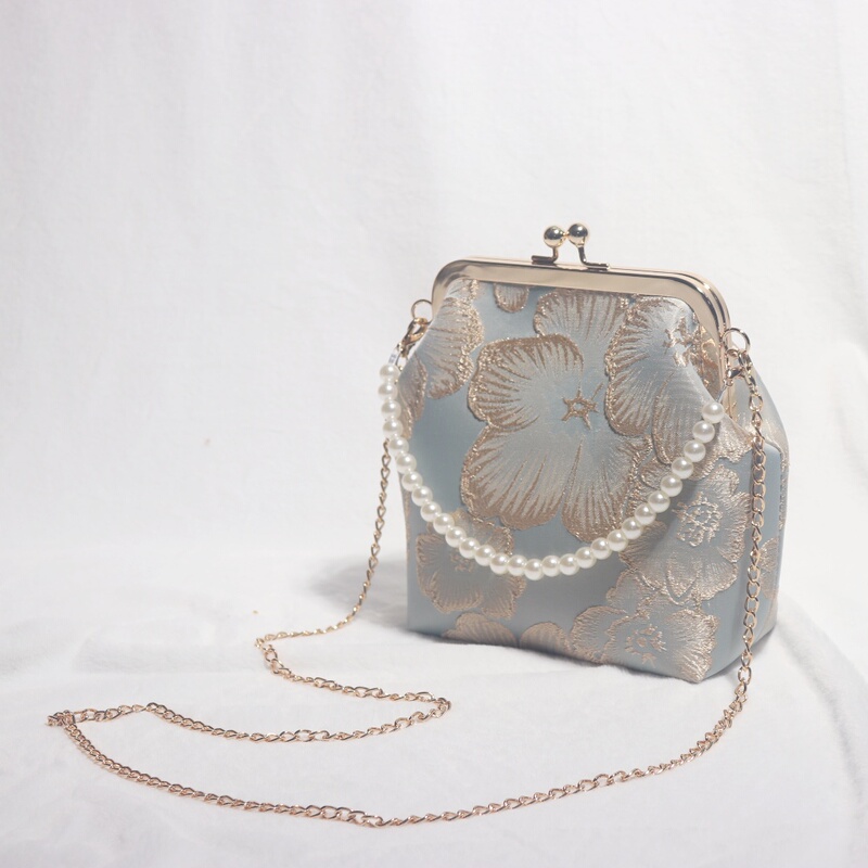 Chinese-Style Cheongsam Embroidered Bag, Vintage New Chinese-Style Handbag with Pearl Chain, Crossbody Bag, Antique-Style Bag Chinese-Style Cheongsam Embroidered Bag, Vintage New Chinese-Style Handbag with Pearl Chain, Crossbody Bag, Antique-Style Bag