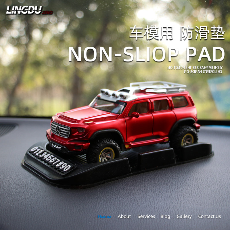 1:32 alloy car model with a car anti-slip mat for the control of the meter counter