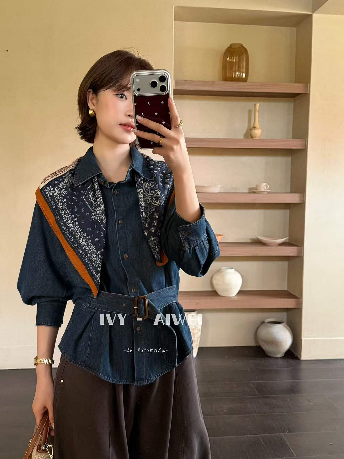 Ivy เสื้อเชิ้ตยีนส์คอลเลกชันใหม่ฤดูใบไม้ร่วง สไตล์เกาหลี วินเทจเก๋ไก๋ พร้อมเข็มขัดรัดเอวแบบถอดได้ + ผ้าพันคอผ้าไหม
