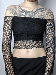 ແບບຢູໂຣບ ແລະອາເມລິກາ ແບບ dark punk street sexy hollow one-shoulder lace gauze top