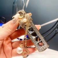 Прозрачный