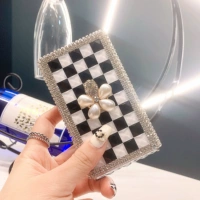 Черно -белый пять -дорожек