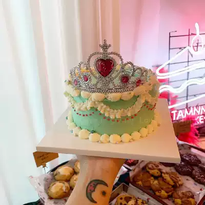 Korean style ins retro love crown jewel birthday cake decoration prom party princess headdress photo