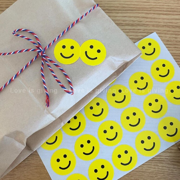Korean ins style loveisgiving round smiley face stickers baking packaging sealing stickers