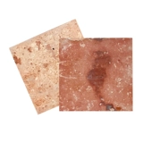 Красная плитка на полу ручной работы красным заказом кирпич