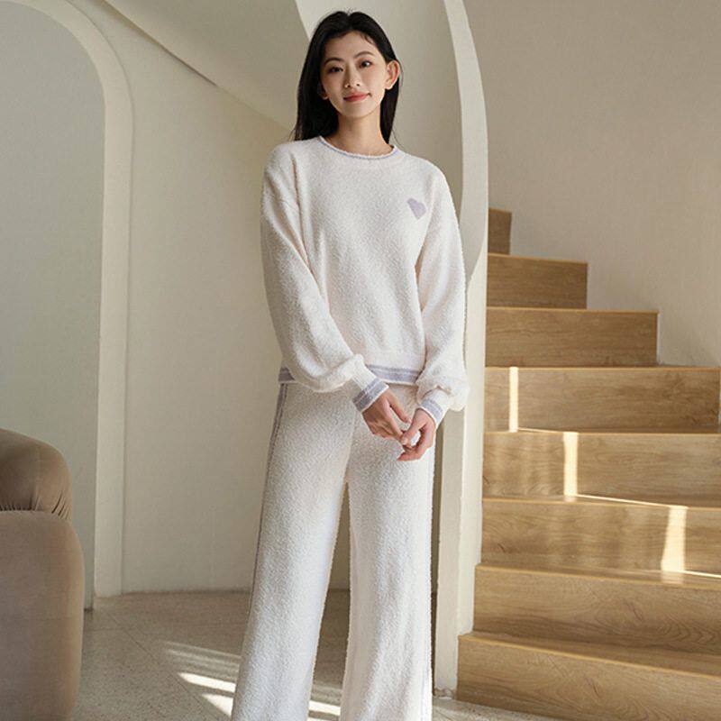 Victoria 70% off Zone | Outlets | Clearance: Red Half-Velvet Round-Neck Women's Winter Pajamas, Thickened Version. Victoria 70% off Zone | Outlets | Clearance: Red Half-Velvet Round-Neck Women's Winter Pajamas, Thickened Version.