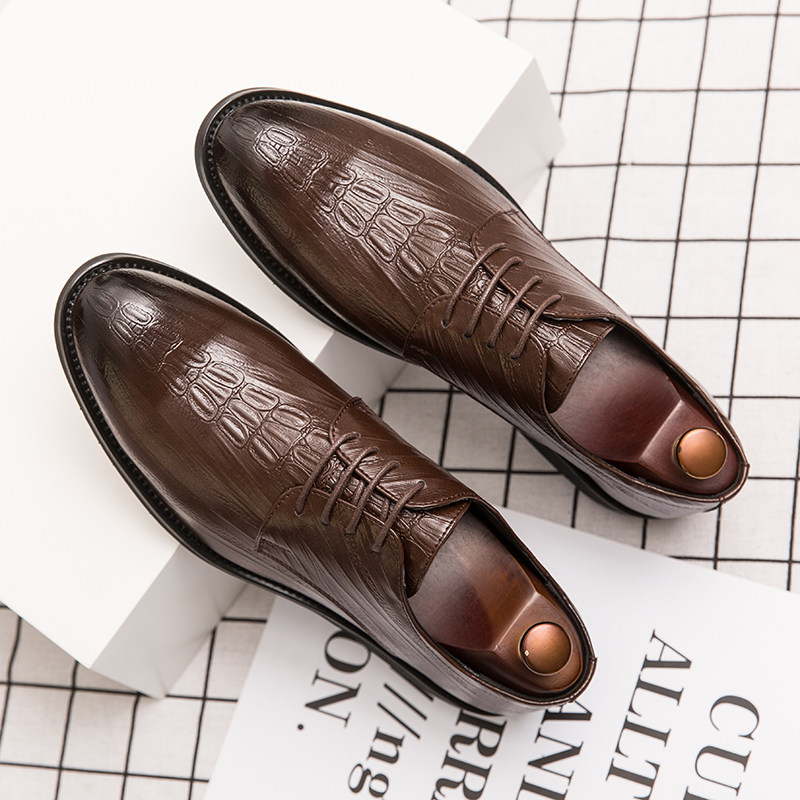 Men's leather shoes Korean version of the British retro crocodile pattern trend summer hair stylist pointed youth inner heightening casual shoes