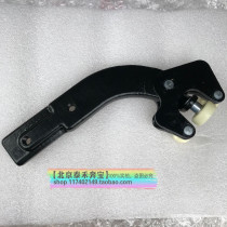 Suitable for Mercedes-Benz Viano VIANO VITO left and right middle door lower pulley middle pulley sliding door roller