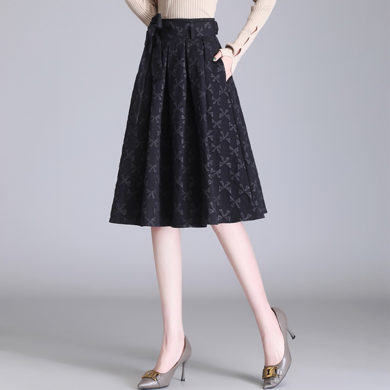 Black Jacquard Pleated Skirt for Women, 2026 Spring and Autumn New Style, High-Waisted, Slimming, Mid-Length, Large Hem A-Line Skirt