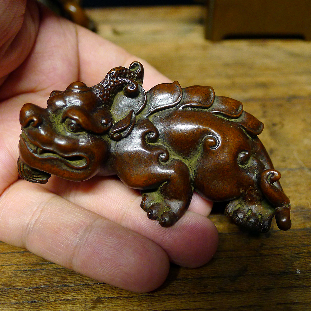 Su Gong solid copper paperweight paper Wenzhen ruler pen put copper Pixiu ornaments Tea Ceremony lucky tea pet copper worm factory price