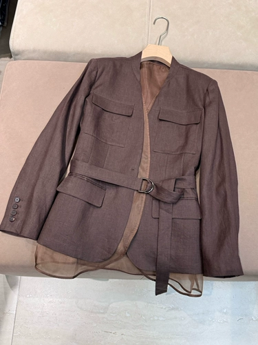 Шелковый комплект, пиджак классического кроя, дизайнерский ремень, куртка, штаны, Италия, V-образный вырез, тренд сезона, свободный прямой крой