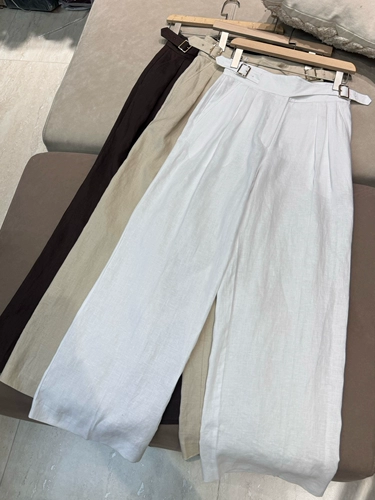 Шелковый комплект, пиджак классического кроя, дизайнерский ремень, куртка, штаны, Италия, V-образный вырез, тренд сезона, свободный прямой крой