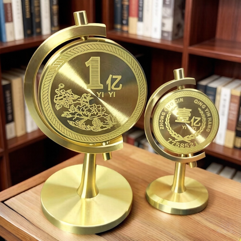 A Solid Brass Ornament That Brings Good Luck, Creative Desk Decoration for Study, Car-Mounted Stress-Relief Rotating Coin Decoration