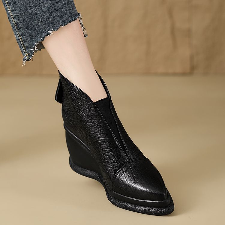 8cm Soft Leather Sheepskin Thick-Soled Short Boots Genuine Leather Wedge Pointed Leather Boots High-Heeled Ankle Boots Fleece-Lined Leather Shoes Winter