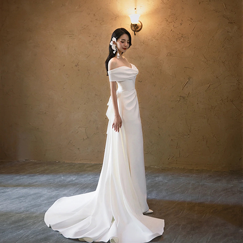 Satin light wedding dress Palace Tinder Herbbon The bride goes out the white minimalist fish tail to collect the back of the shoulder evening dress lady