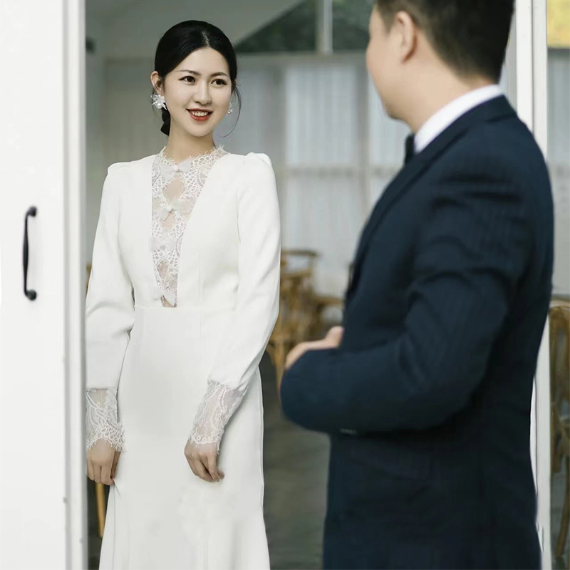 Satin Fish Tail Light Wedding Dress Winter Long Sleeve Fastwear White Brief to greet Pennsylvania Dress Temperament Evening Dress