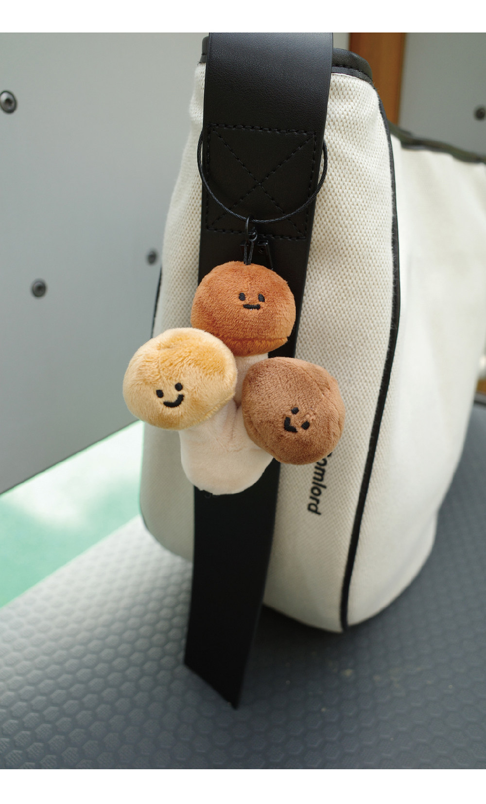 雨過山オリジナル ブナシメジのぬいぐるみキーホルダー かわいいキノコ