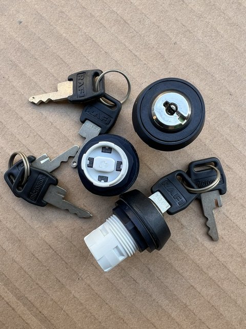 German Rafi Key Lock Switch, Thread Diameter 16mm, Rotates 45 Degrees and Self-Resetting, Brand New